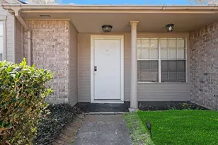1826 Pilgrims Point Dr, Friendswood, TX 77546 - Photo 4