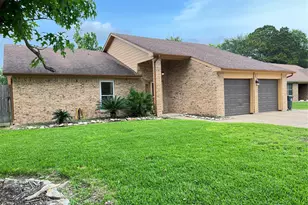 2417 Colleen Dr, Pearland, TX 77581 - Photo 2