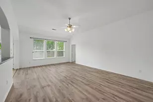 13035 Avery Ridge Ln, Tomball, TX 77377 - Photo 6