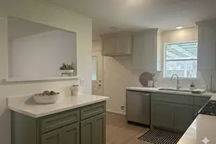 1010 Brockman St, Sweeny, TX 77480 - Photo 6