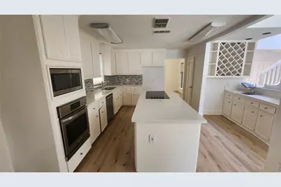 2127 Manor Green Drive, Houston, TX 77077 - Photo 14