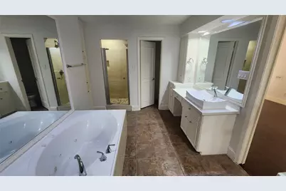 2127 Manor Green Drive, Houston, TX 77077 - Photo 28