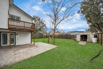 4900 Sandalwood Circle, Baytown, TX 77521 - Photo 6