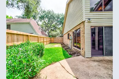 8022 La Brea Drive, Houston, TX 77083 - Photo 8