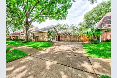 8022 La Brea Drive, Houston, TX 77083 - Photo 38