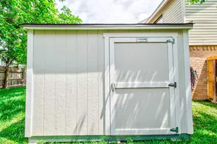 8022 La Brea Dr, Houston, TX 77083 - Photo 12
