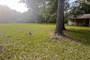 411 Richard St, Coldspring, TX 77331 - Photo 2