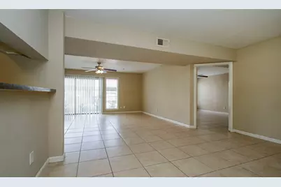 2822 S Bartell Drive #6, Houston, TX 77054 - Photo 4
