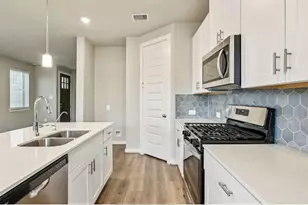 19907 Emerald Bnd Wy, Atascocita, TX 77346 - Photo 2