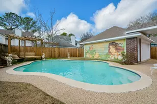 5743 Henniker Dr, Houston, TX 77041 - Photo 2