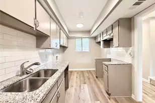 7980 Grove Ridge Dr, Houston, TX 77061 - Photo 6