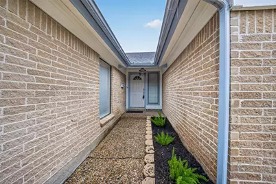 6122 Sanford Road, Houston, TX 77096 - Photo 2