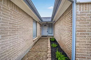6122 Sanford Rd, Houston, TX 77096 - Photo 2