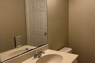 321 B Holiday St, Tomball, TX 77375 - Photo 6