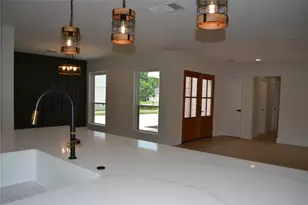 418 Briar Hill Dr, Houston, TX 77042 - Photo 10