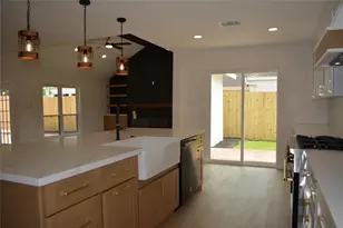 418 Briar Hill Dr, Houston, TX 77042 - Photo 16