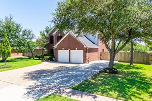 1205 28th Ave N, Texas City, TX 77590 - Photo 2