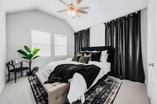 1915 Kirby Landing Dr, Houston, TX 77051 - Photo 2
