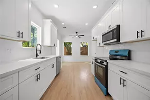 4562 Teton St, Houston, TX 77051 - Photo 14