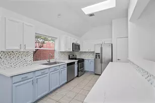 2014 White Oaks Hills Ln, Houston, TX 77339 - Photo 8