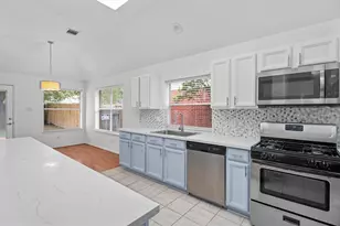 2014 White Oaks Hills Ln, Houston, TX 77339 - Photo 12