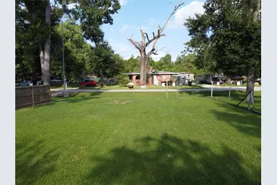 10417 Peachtree Street, Houston, TX 77016 - Photo 2