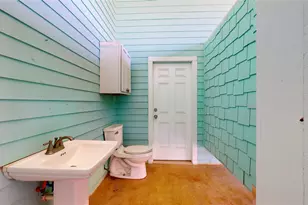 942 Kent, Crystal Beach, TX 77650 - Photo 18