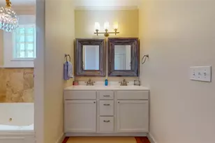 942 Kent, Crystal Beach, TX 77650 - Photo 32