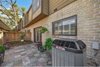 11711 Memorial Drive #17, Houston, TX 77024 - Photo 36