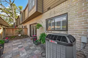 11711 Memorial Dr, Houston, TX 77024 - Photo 36