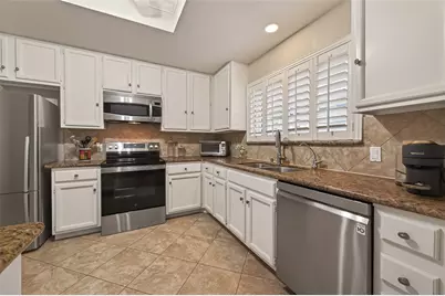 11711 Memorial Drive #17, Houston, TX 77024 - Photo 14