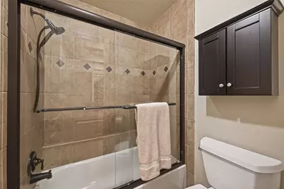 11711 Memorial Drive #17, Houston, TX 77024 - Photo 32