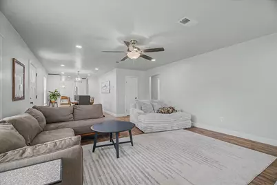 212 Lakewood Drive, Baytown, TX 77520 - Photo 10