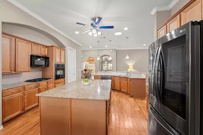 15246 Scenic Woodland Drive, Conroe, TX 77384 - Photo 16