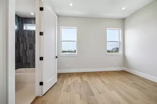 2214 Dennis St, Houston, TX 77004 - Photo 2