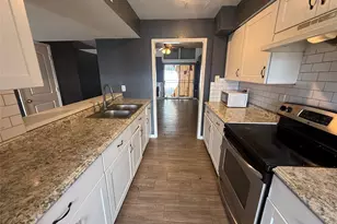 11869 Algonquin Dr, Houston, TX 77089 - Photo 8