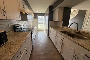 11869 Algonquin Dr, Houston, TX 77089 - Photo 6