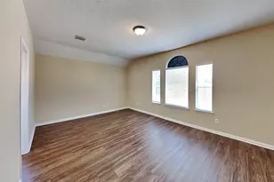 5122 Chase Park Gate St, Bacliff, TX 77518 - Photo 10