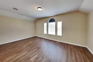 5122 Chase Park Gate St, Bacliff, TX 77518 - Photo 8