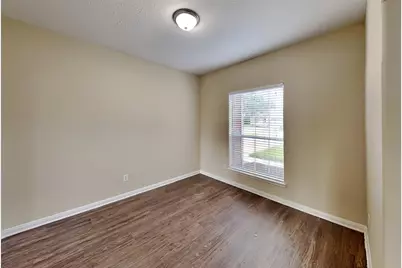 5122 Chase Park Gate Street, Bacliff, TX 77518 - Photo 6