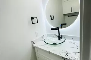 610 E 41st St, Houston, TX 77022 - Photo 10