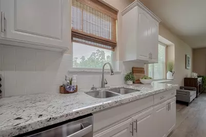 711 Stonewall Jackson Court, Conroe, TX 77302 - Photo 18