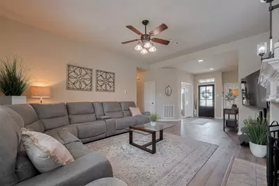 711 Stonewall Jackson Court, Conroe, TX 77302 - Photo 12