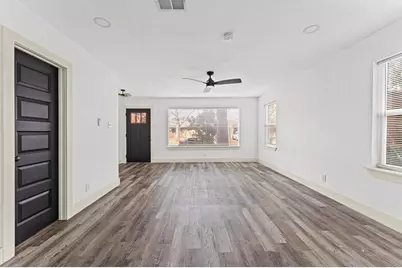 2105 Sheridan  St, Houston, TX 77030 - Photo 4