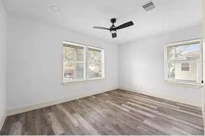 2105 Sheridan  St, Houston, TX 77030 - Photo 16