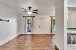3402 Garrott St, Houston, TX 77006 - Photo 16