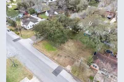 411 E Gulf Street, Baytown, TX 77520 - Photo 6