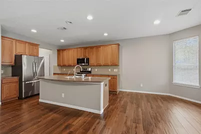 70 N Spinning Wheel Circle, The Woodlands, TX 77382 - Photo 6