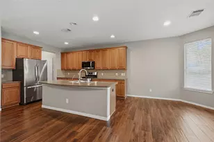 70 N Spinning Wheel Cir, The Woodlands, TX 77382 - Photo 6