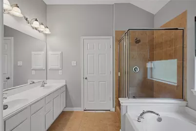 70 N Spinning Wheel Circle, The Woodlands, TX 77382 - Photo 10